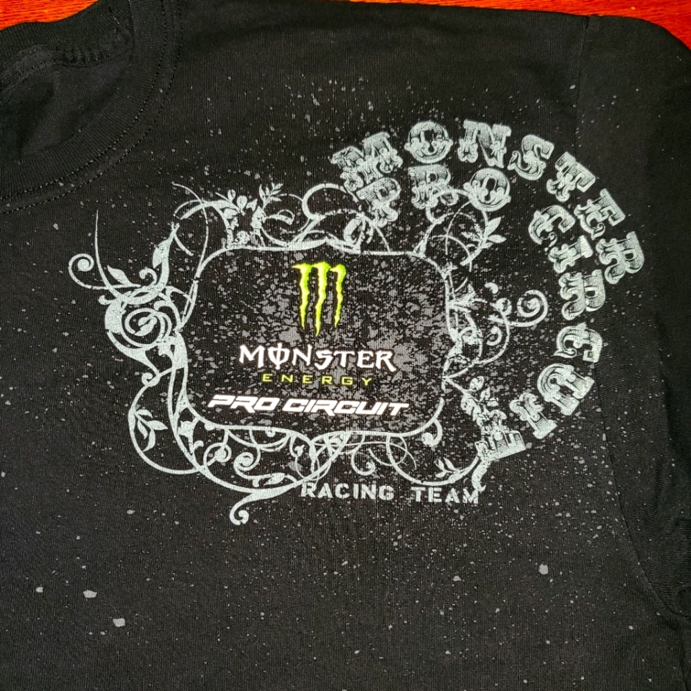 Mens Monster Energy t-shirt. Size XL.